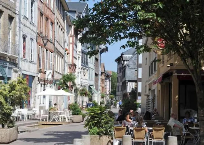 Sous Les Nuages Apartment