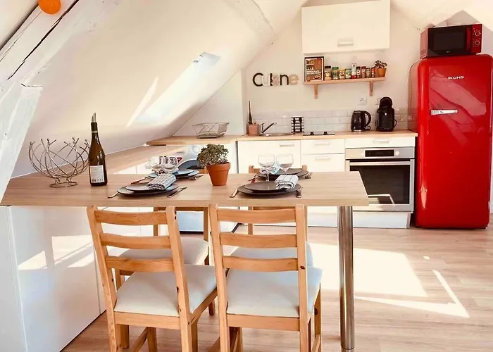 Sous Les Nuages Apartment *